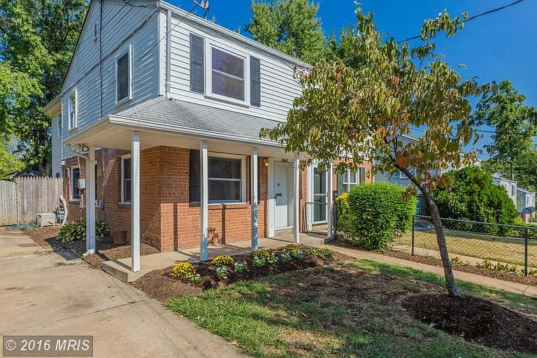Darling duplex near Huntington Metro