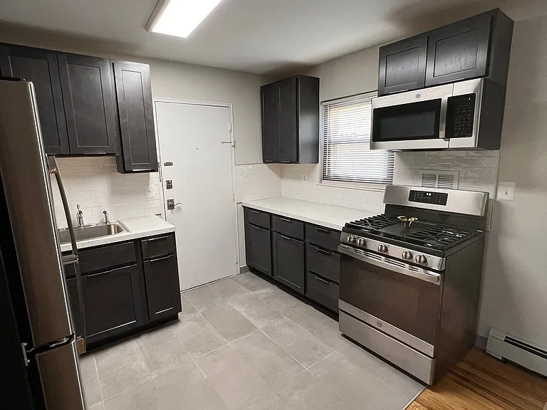 Highland Manor Apartments — Photo 3