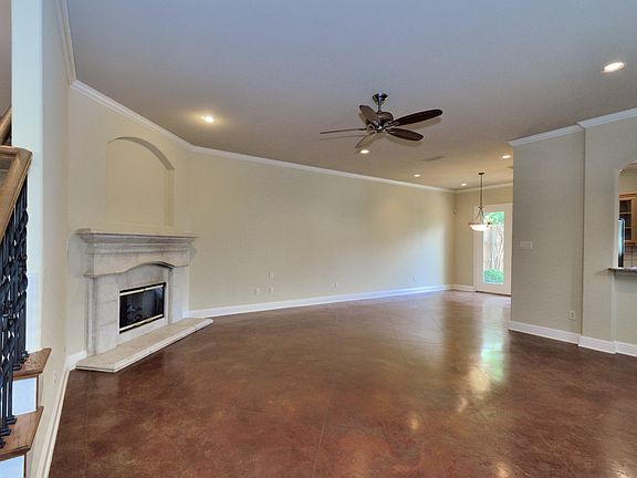 4th image of 5117 Vandelia St
