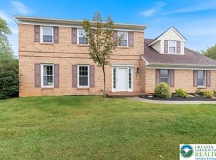 5175 Meadowview Dr, Macungie, PA 18062
