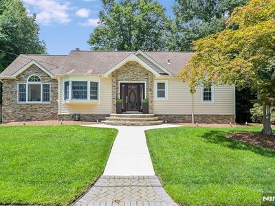 22 Center Street, Closter, NJ, 07624