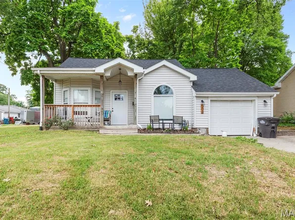 306 Staunton Rd, Troy, IL 62294
