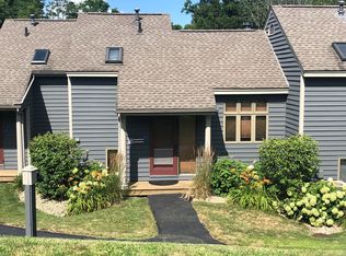 12 Valleywood Ln, Galena, IL 61036
