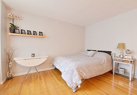 5th image of 393 W 49th St APT 4FF