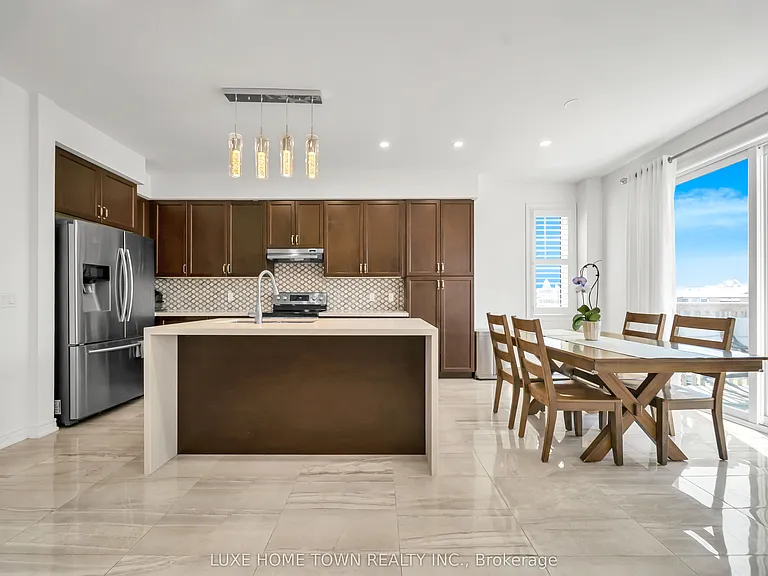 19 Findlay Way — Photo 15