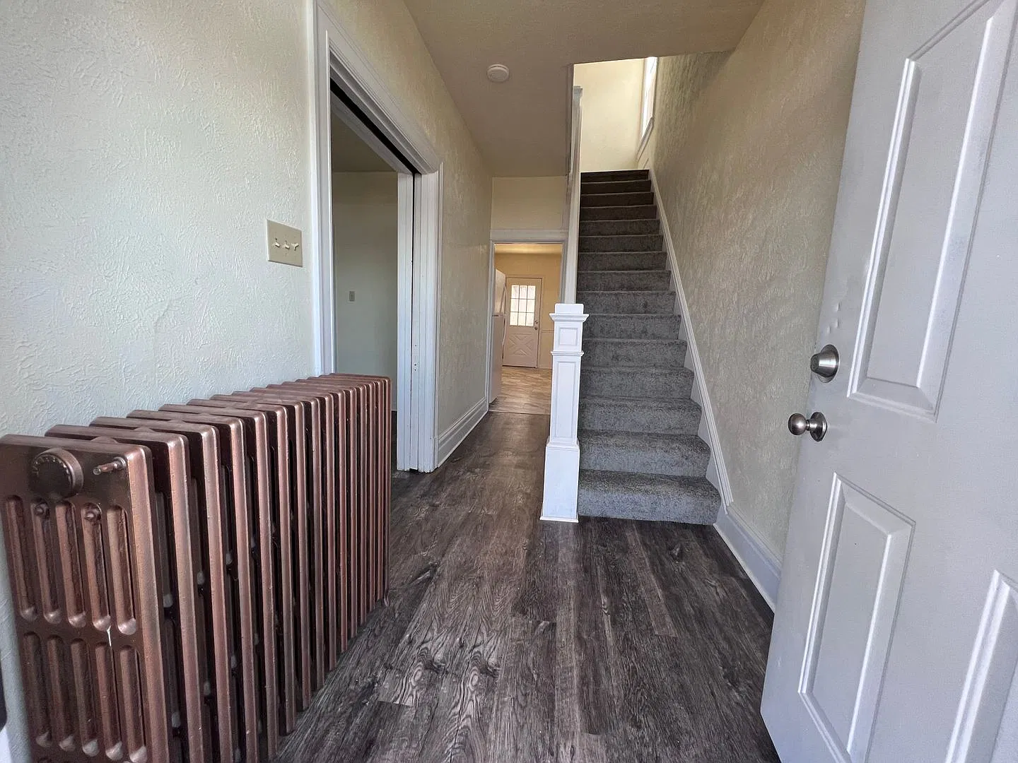Updated 3BR 1 Bath house with yard and garage! — Photo 3