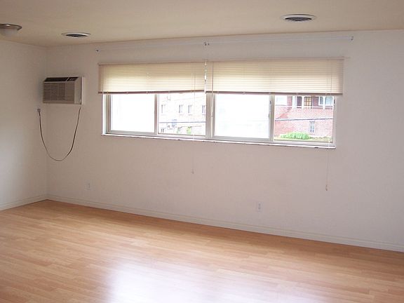 5th image of 551 Lowell Ave APT 3