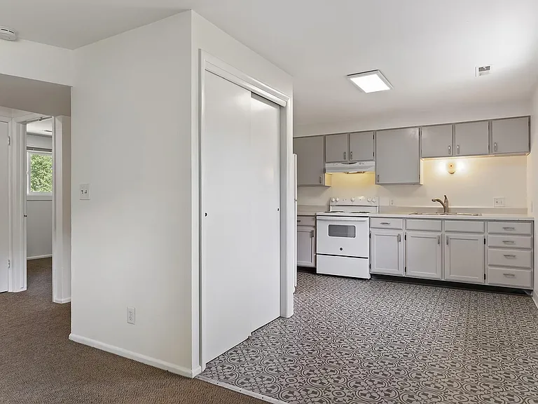 Cheerful Kitchen with Window View Lots of Cupboard & Spacious Pantry/Closet