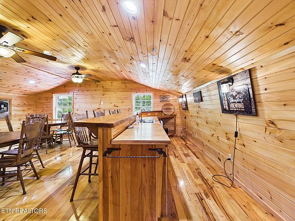 9th image of 113 Rivendell Ln