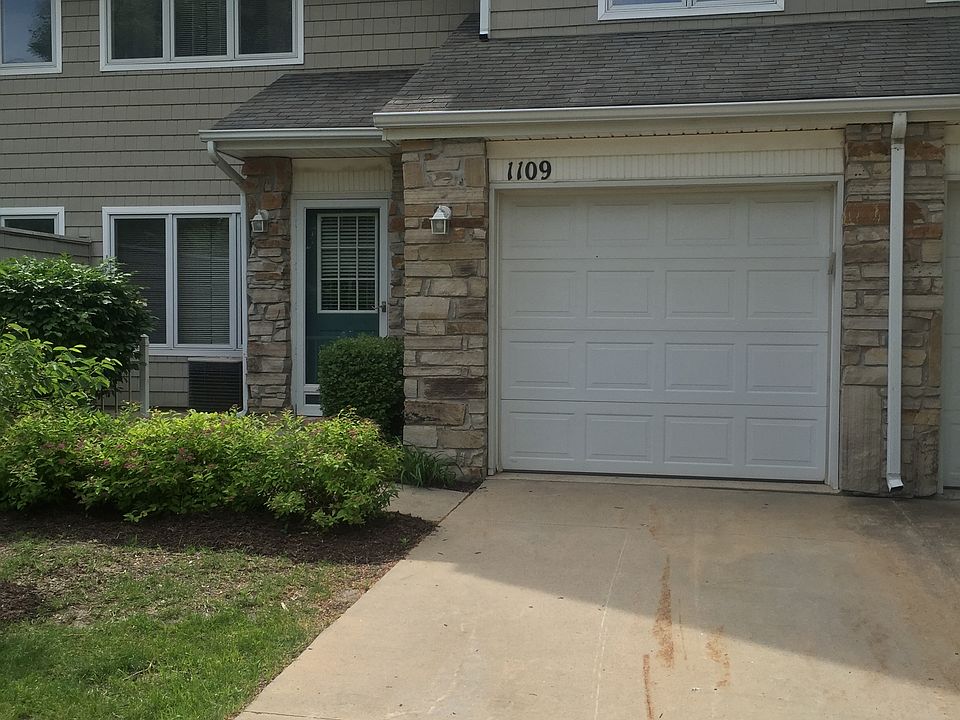 1st image of 811 Burr Oaks Dr Unit 1109