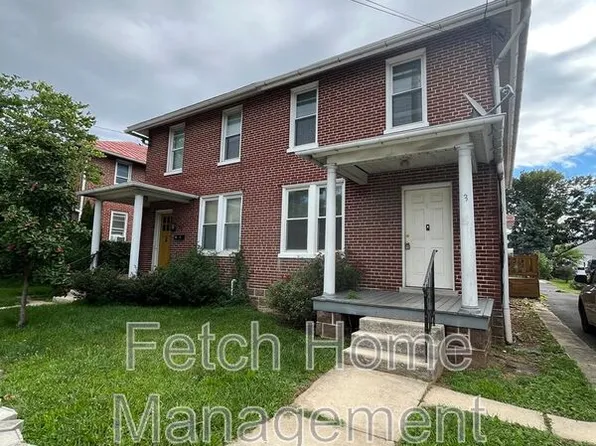 23 S Custer Ave, New Holland, PA 17557