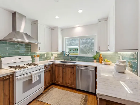 5043 Rhoads Ave APT A, Santa Barbara, CA 93111