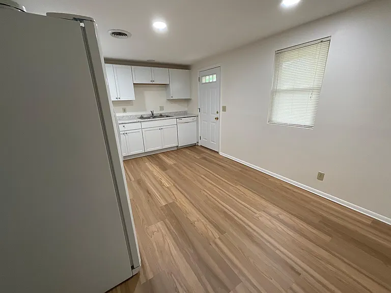 408 Cone St — Photo 16