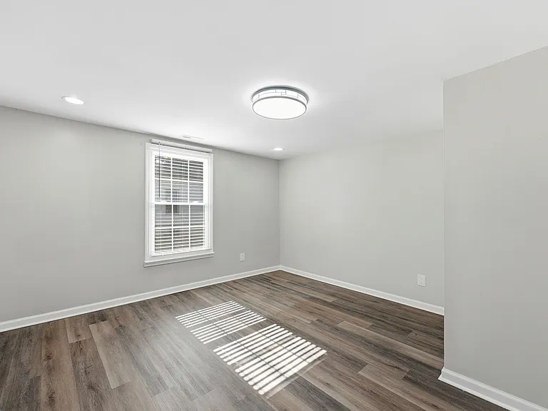 1106 Attica St — Photo 6