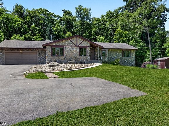3rd image of 64 Ricker Dr