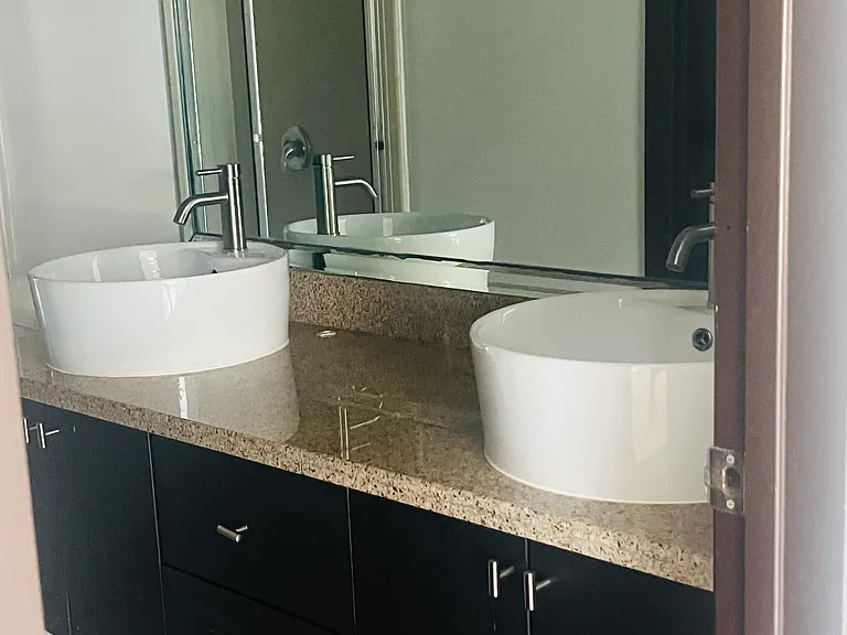 4217 Colbath Ave #415-B — Photo 9