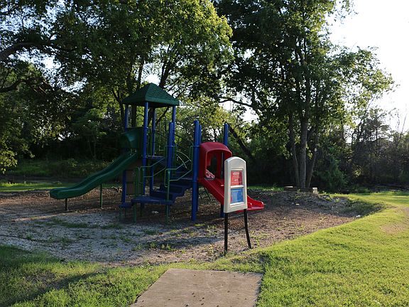 5th image of 1120 Eastbrook Dr