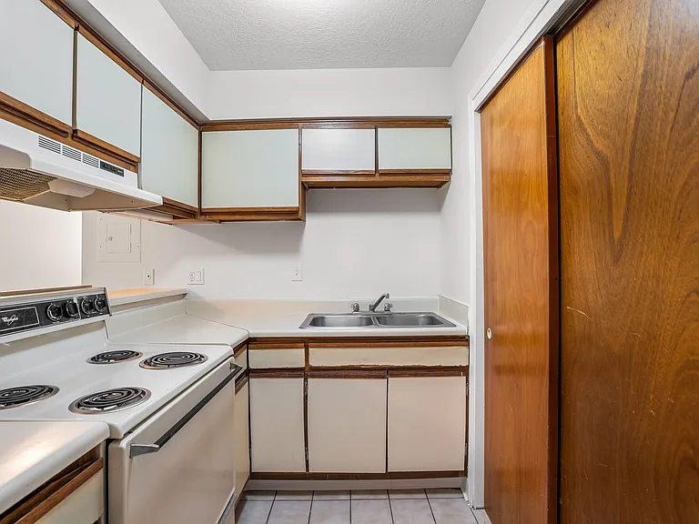 Brandywood Park Apartments — Photo 42