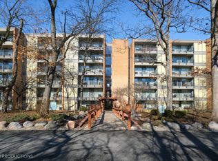 6010 Oakwood Dr APT 5F, Lisle, IL