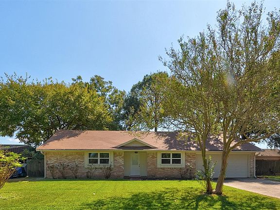 2nd image of 1911 Dellore Ln