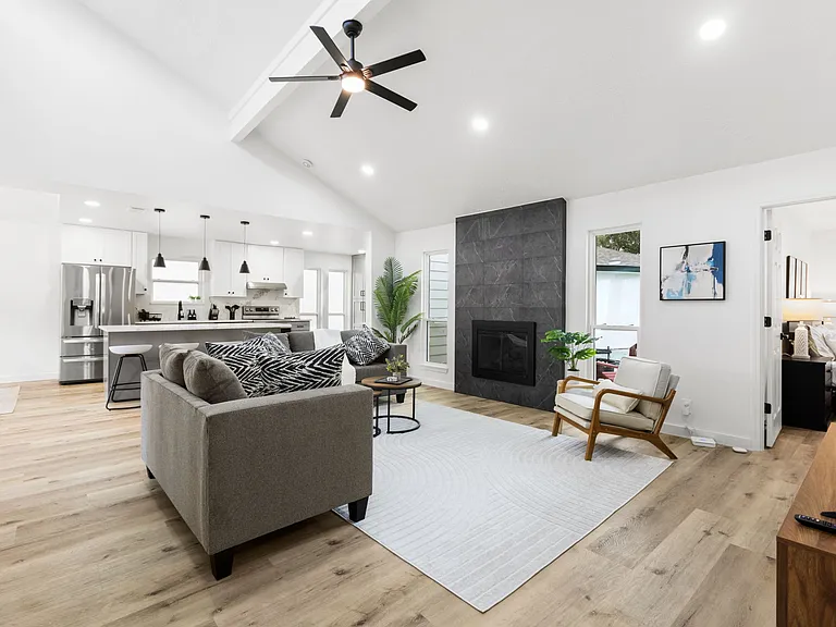 15126 Forest Lodge Dr — Photo 1