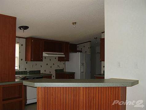 BREAKFAST BAR/KITCHEN