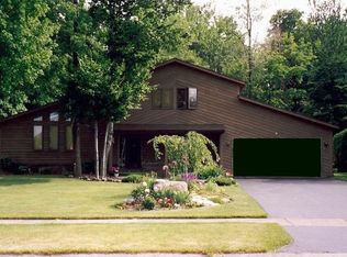 180 Creighton Ln, Rochester, NY 14612