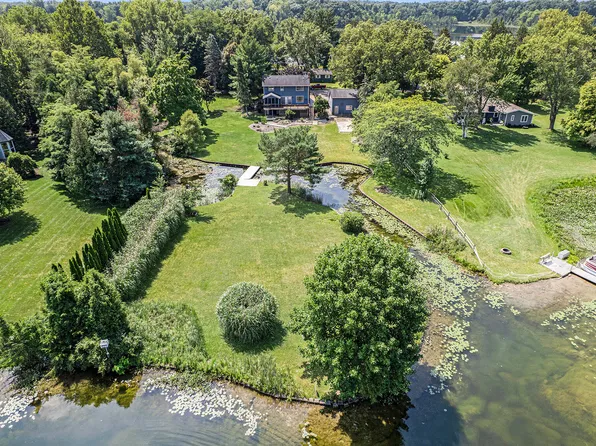 1341 Orchard Dr, Marshall, MI 49068