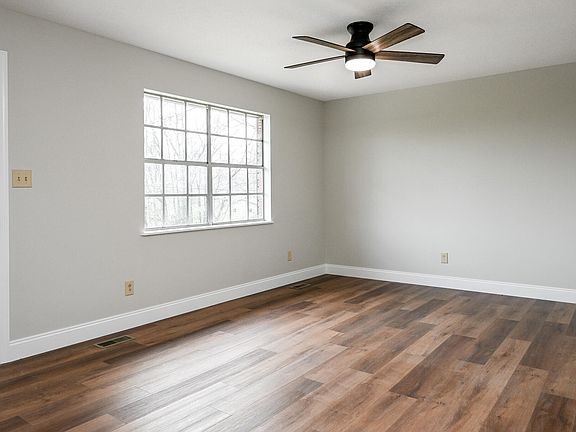 2nd image of 2089 Charlotte Dr NE