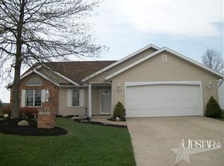 704 Autumn Ridge Ln, Fort Wayne, IN 46804
