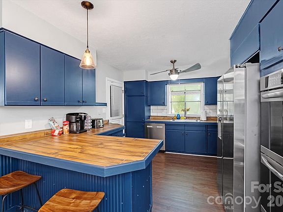 4th image of 23 Springwood Dr