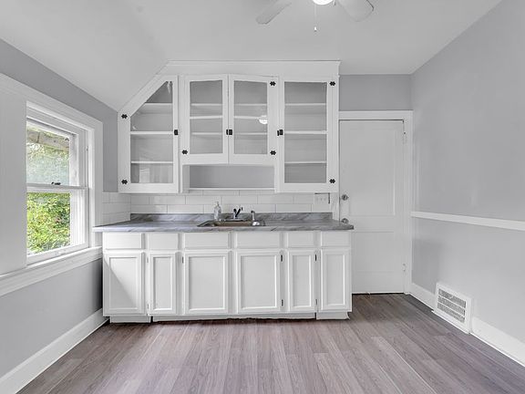 4th image of 2206 Kenneth Ave Suite 2