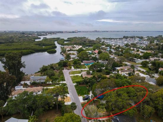 2653 44th St S, Gulfport, FL 33711