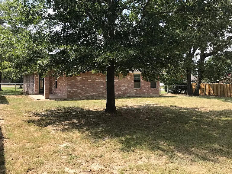 517 Molly Ln — Photo 28