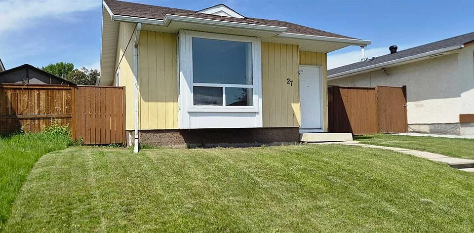 1st image of 27 SE Aberdare Cres NE
