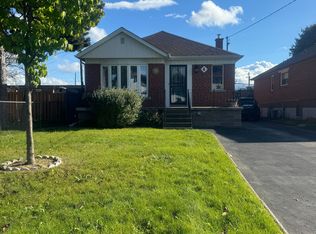 4 Waringstown Dr #4, Toronto, ON M1R 4H1