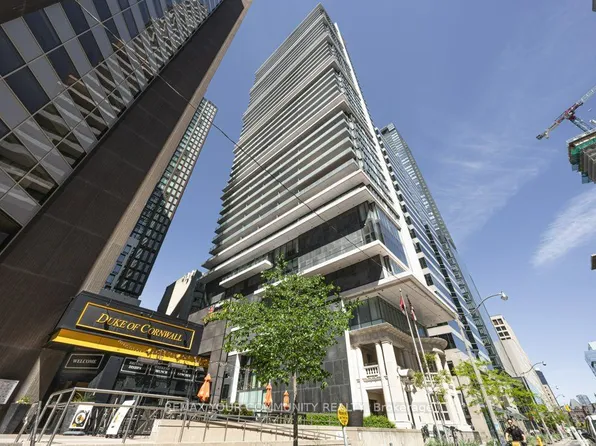 426 University Ave #1002, Toronto, ON M5G 1S9