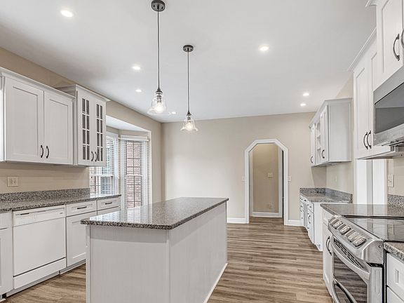 2nd image of 2841 Trelawny Dr
