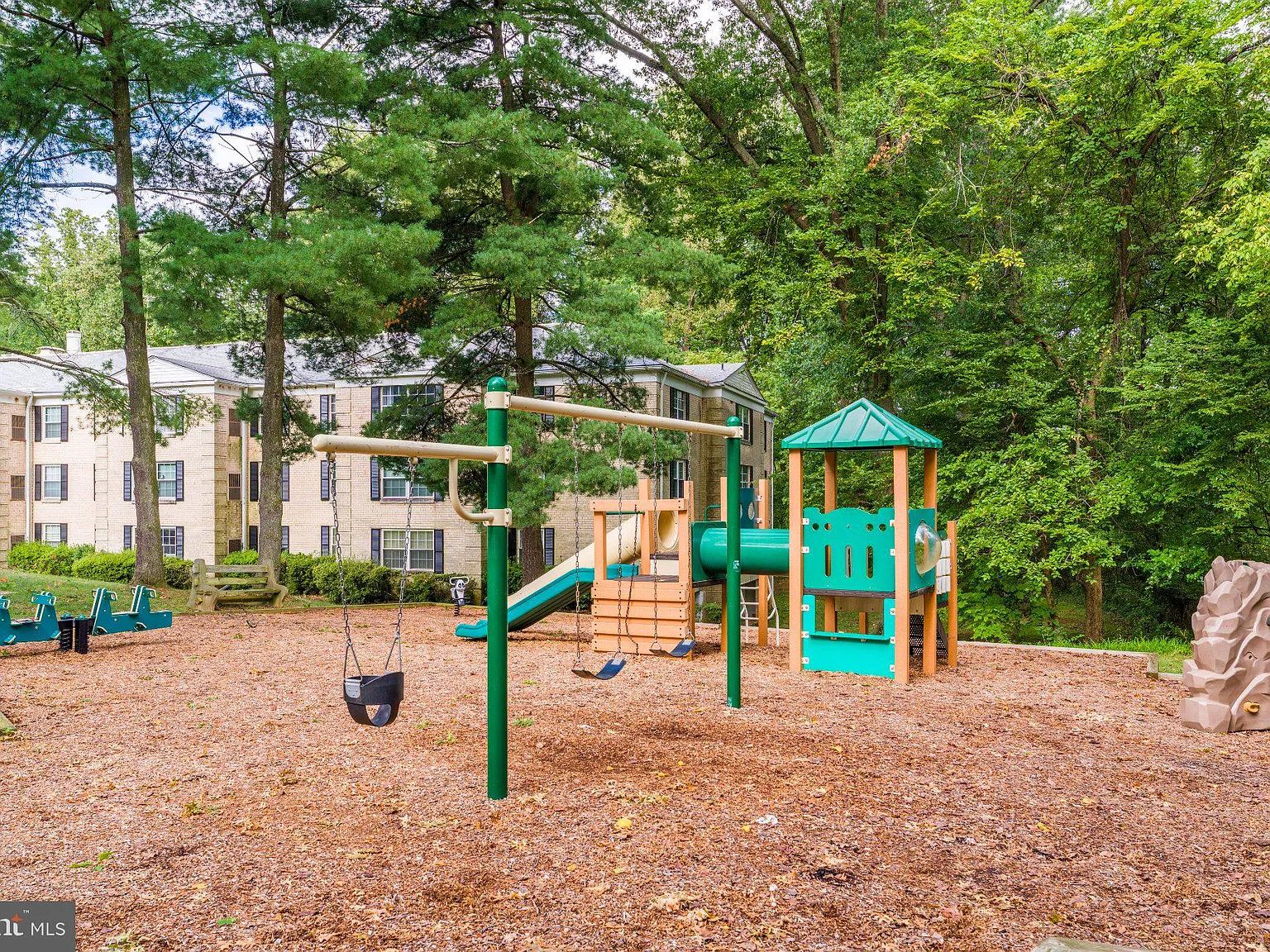 The Colonies At Mclean C — Photo 4