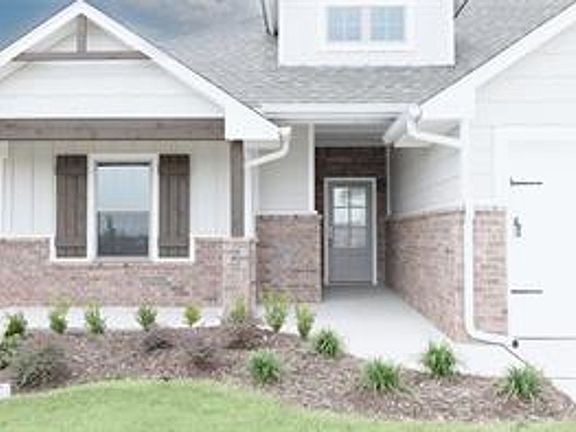 3rd image of 8225 Mountain Oak Dr