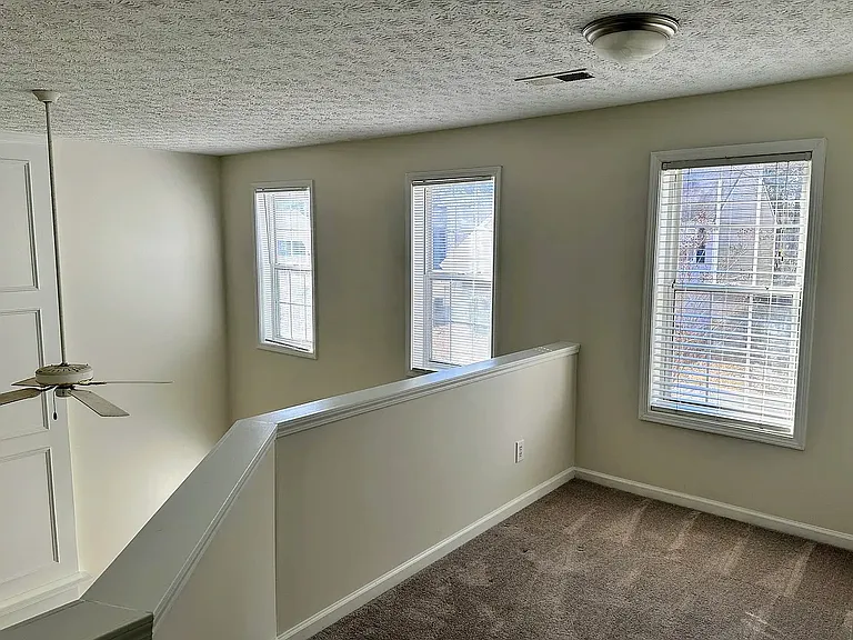 1383 Westward Dr SW — Photo 8