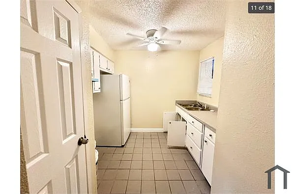 Building Photo - 4302 Scottsdale Rd #A