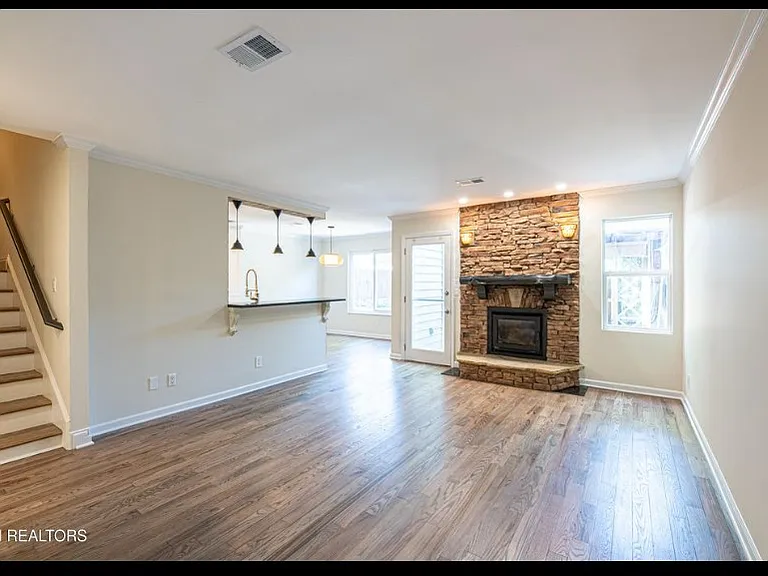 7709 Wilmington Dr — Photo 2