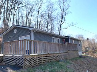 905 County Rd, Raceland, KY 41169