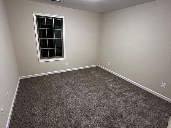 5th image of 210 Kerr Way #A