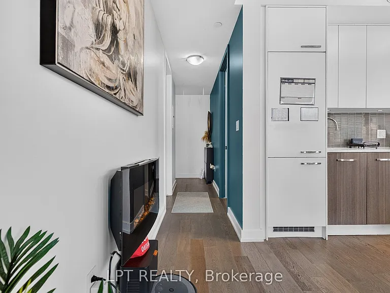 111 Champagne Ave S #307 — Photo 21