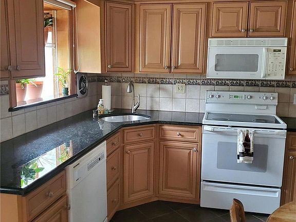 4th image of 51 Hodson Ave