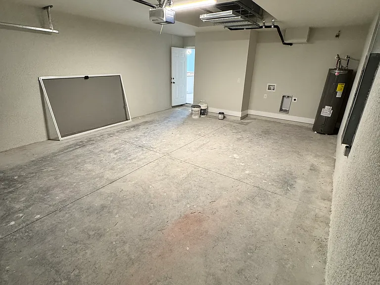 736 Gilbert Ave S — Photo 20