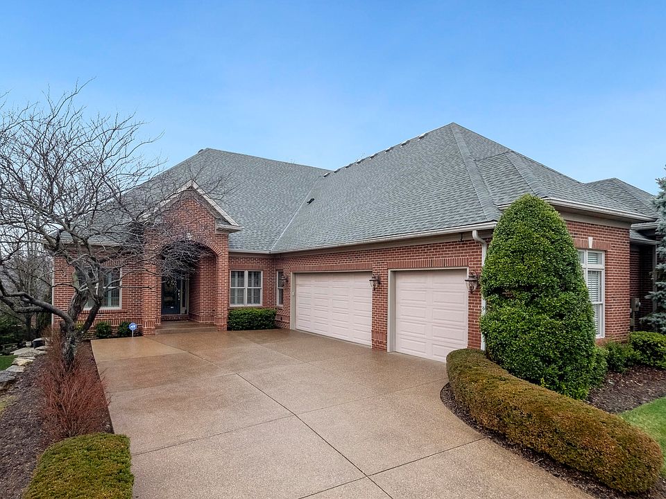 1st image of 318 Barcelona Dr