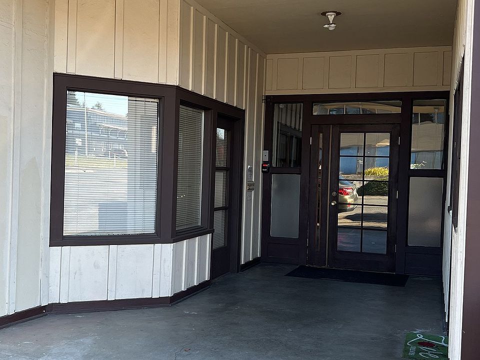 1st image of 709 S Lincoln St #6